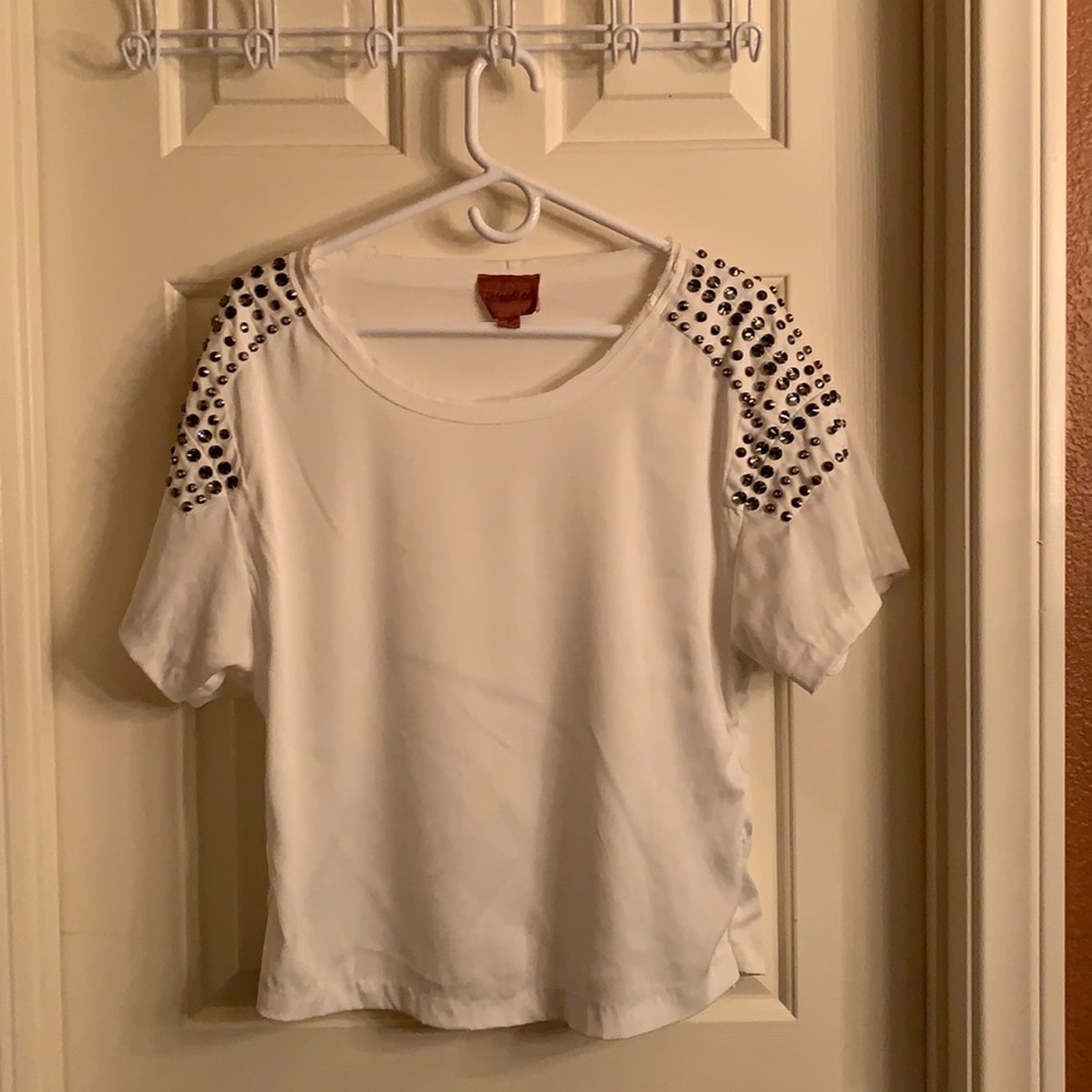 I Madeline Evening/ Embroidered Shirt Sleeve White Top